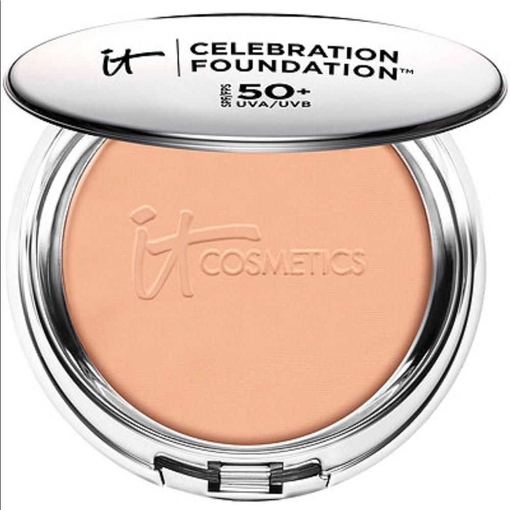 It Cosmetics Celebration Foundation "Light"